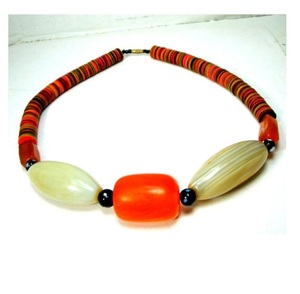 Collar modelo de cuentas de resina ecológico perfecto hecho a mano con piedras de resina a la venta a granel de La India al por mayor - Product Image 4