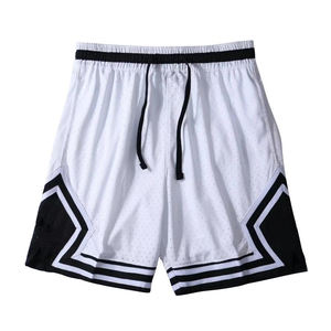 Short en maille respirant en gros Personnalisez les vêtements de sport courts pour hommes - Product Image 5