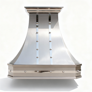Prêt à être expédié : Hotte de cuisine murale en acier inoxydable architectural sur mesure avec moulure couronnée à rivets pour cuisine. - Product Image 2