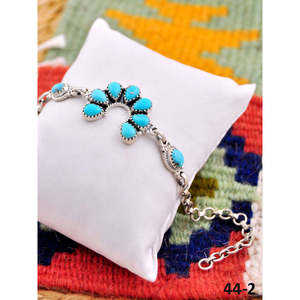 Pulsera Naja de Plata de Ley y Turquesa Kingman Hecha a Mano en el Suroeste, Accesorio de Moda - Product Image 2