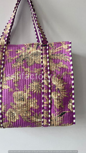 Sac fourre-tout en coton matelassé à fleurs violettes faites à la main fermeture à glissière écologique style à la mode pour le shopping ou la plage - Product Image 6