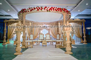 Mandap de Madera Gujarati para Bodas Indias con Pilares Dobles Desmontables, Tamaño y Color Personalizables, Decoración Duradera para Eventos - Product Image 2