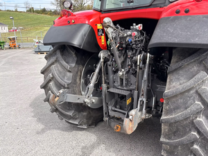 Tractor Usado Massey Ferguson MF 6715S 4WD para Uso Agrícola, Confiable y Listo para Trabajar - Product Image 5