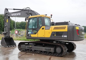 รถขุดตีนตะขาบ Volvo EC200D มือสอง เครื่องขุดไฮดรอลิก รถขุดดินแบบตีนตะขาบ พร้อมมอเตอร์เกียร์ Eaton/Liyuan สำหรับงานก่อสร้าง - Product Image 1