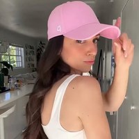 Casquette de baseball pour femme avec logo brodé OEM, cheveux naturels, sans dos, trou pour queue de cheval, fermeture élastique