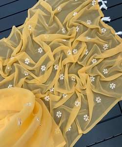 Magnifique saree en filet à porter de saison avec un saree en filet à séquence délicate avec un superbe travail en diamant et des volants imprimés. - Product Image 5