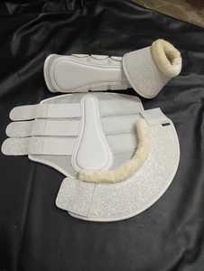 Nouvelle botte de brossage de cheval avec matériau à paillettes en néoprène pour une pointe anglaise et une utilisation stable dans les soins aux chevaux - Product Image 5