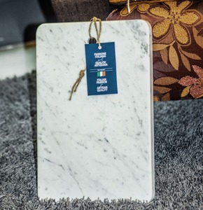 Surface de coupe en pierre élégante de planche de boucher de marbre blanc pour la cuisine à la maison servant du fromage et l'utilisation d'affichage des aliments - Product Image 2