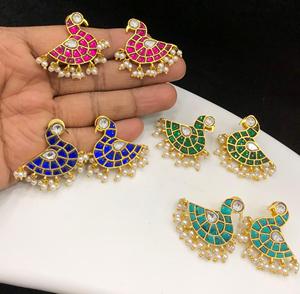 ต่างหูแบบติดหูดีไซน์สวยคุณภาพดี ชุบทอง ประดับมอสซาไนต์ สำหรับผู้หญิงในโอกาสงานแต่งงาน - Product Image 5