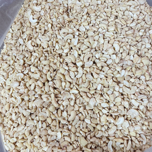 Fournisseur de confiance Noix sèches SANTIGO Kaju Cashew cassées en vrac à bas prix à vendre Noix de cajou - Product Image 1