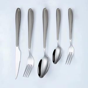 Ensemble de couverts en acier inoxydable avec manche violet durable pour les repas quotidiens à la maison, les rassemblements familiaux, les repas au restaurant et à l'hôtel - Product Image 6