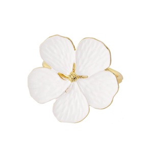 Servilleteros decorativos de forma redonda con bolas de madera de hermoso diseño para bodas, hoteles y Decoración de mesa con tamaños de 4 pulgadas - Product Image 2