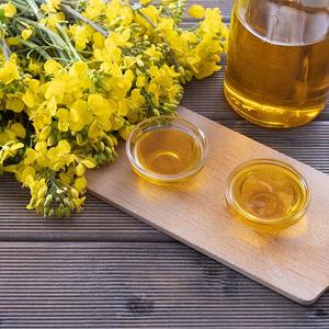 Compra aceite de canola de primera calidad, perfecto para asar, freír y saltear, entrega rápida, precio al por mayor disponible - Product Image 1