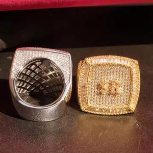 Bagues personnalisées pour hommes Style Hip Hop Initial Name Ring Déclaration Argent 925 Bijoux personnalisés Rond & Baguette Bague Moissanite - Product Image 3