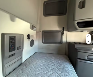 รถบรรทุกหัวลากแบบมีเตียงนอน รุ่น VNL64T760 ปี 2021 สภาพดี พร้อมส่ง - Product Image 2