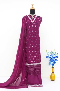 Salwar Kameez pakistanaise élégante de la meilleure qualité avec broderie lourde pour les femmes, accessible à un prix raisonnable - Product Image 3