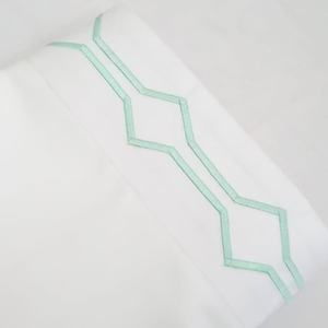 Housse de couette en soie artisanale Amara Serene Symphony - Couvre-lit de qualité 300 fils/cm² fait main, vert sauge/bleu automne, moderne, lavable - Product Image 1