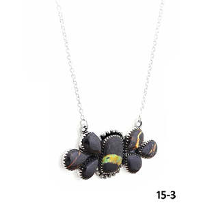 Collar de Estilo Clásico del Suroeste, Hecho a Mano con Cuentas de Plata Esterlina y Black Jack, con Diseños de Flores, Anclas y Números - Product Image 3