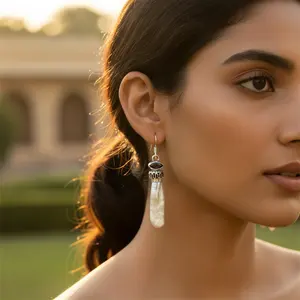 Boucles d'oreilles en argent 925 avec perle d'eau douce et grenat, bijoux élégants pour femmes - Product Image 2