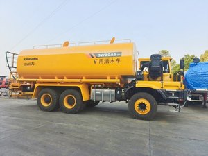 Nuovo 40m ³ 50CBM camion di <span class=keywords><strong>trasporto</strong></span> dell'<span class=keywords><strong>acqua</strong></span> 6x4 utilizzato <span class=keywords><strong>per</strong></span> il Mining serbatoio Sprinkler <span class=keywords><strong>per</strong></span> la vendita - Product Image 4