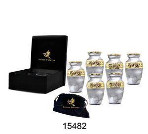 Urne funéraire artisanale en laiton pour les cérémonies commémoratives, offrant des détails artistiques et un hommage significatif à leurs proches - Product Image 3