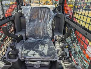 Cargador compacto de orugas Kubota 2024 de alta eficiencia - Product Image 4