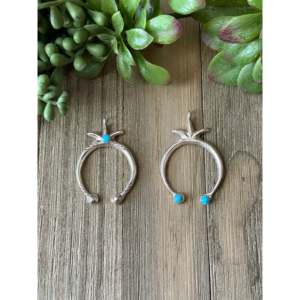 Pendentif Naja en argent sterling fait main Navajo avec turquoise, serti clos, style religieux - Product Image 2