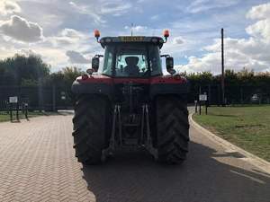 Nueva condición Tractores Manual Caja de cambios Dirección derecha Cuero oscuro Interior Diesel Euro VI Estándar de emisión R20 Tamaño del neumático - Product Image 6