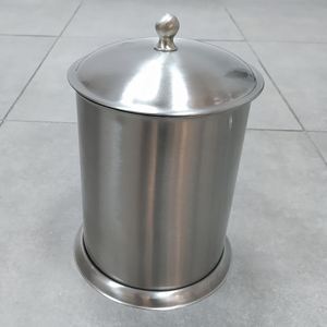 Accueil Exportations artisanales Poubelle décorative moderne en métal vert personnalisation quantité en vrac prix bon marché 2025 fabriqué en Inde - Product Image 4