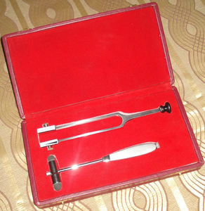 Juego neurológico de 2 piezas Martillo manual Tenedor de afinación Instrumentos quirúrgicos de diagnóstico Instrumentos de Otología Sialkot Pakistán - Product Image 3