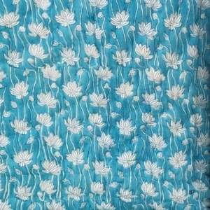 Couette Jaipuri faite à la main, design moderne, coton bleu, artisanale, luxueuse, taille King, imprimée à la main avec des motifs floraux, pour la maison et l'hôtel - Product Image 6