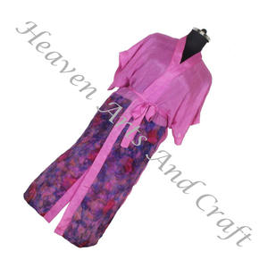 KL007 Handmade Vintage Silk Sari Kimono <b>Beautiful</b> Long Robe with Pockets and Belt for Sleepwear - Product Image 2