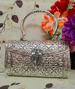 Bolsos de mano elegantes para mujer, bolso de Metal de latón plateado, bolso de mano nupcial para fiesta, a la venta desde la India F S International - Product Image 2