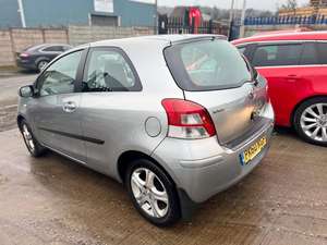 Utilisé pour Yaris conduite à gauche automatique cuir foncé berline hayon - Product Image 4