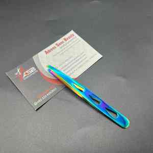 Pince à épiler à sourcils Plasma arc-en-ciel avec logo personnalisé professionnel pointes pointues inclinées en acier durable ressort de cils personnalisable - Product Image 3