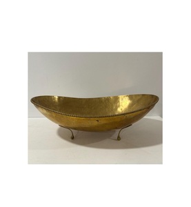 Cuenco de latón de primera calidad con apertura amplia y borde en relieve perfecto para sostener flores de frutas o popurrí decorativo - Product Image 2
