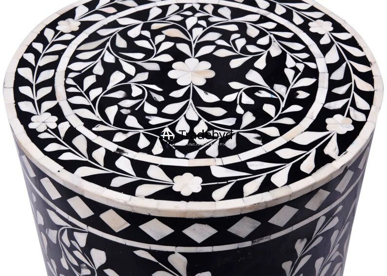 Available in different Colors