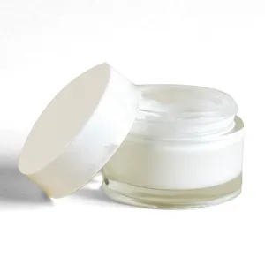Il fornitore di fabbrica 50ml di crema diurna per la cura dell'acne con SPF vanta una Formula ultraleggera e Non appiccicosa