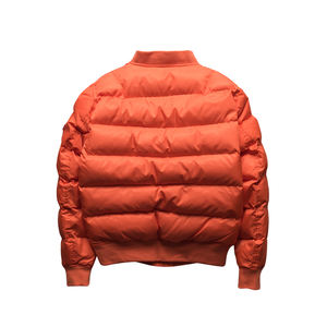 Chaqueta de invierno de manga larga con cuello redondo y bolsillo de hombro de color liso con logotipo de marca hecho a medida para hombre - Product Image 2