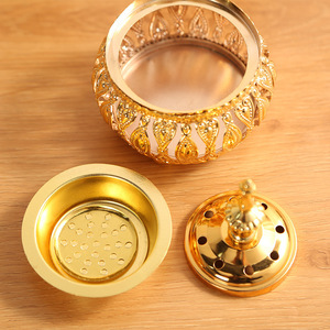 El quemador árabe aporta belleza atemporal a cualquier espacio mientras llena suavemente el aire con fragancias calmantes y que elevan la espirituad. - Product Image 5