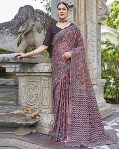 Sari de boda de algodón puro suave más vendido con blusa de impresión digital Pieza Maruti Precio de moda India - Product Image 4