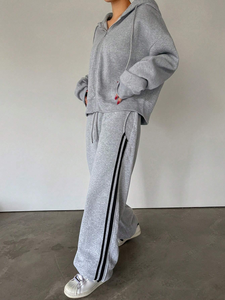 Ensemble de survêtement 2 pièces pour femme, collection hiver, style décontracté, avec logo imprimé, coupe ample, en polaire à capuche, pour homme - Product Image 2