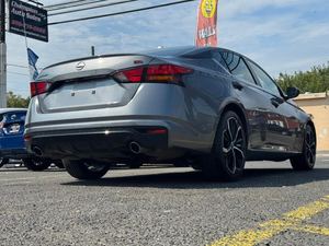 Nissan Altima 2.5 SR FWD 2023 Usado, Volante a la Izquierda - Product Image 4