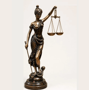 Escultura Femenina Moderna de Bronce para Decoración de Villas y Jardines de Lujo - Product Image 6