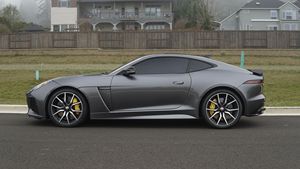 JAGUAR F-TYPE SVR COUPÉ 2018 D'OCCASION (LHD/RHD) - Product Image 2