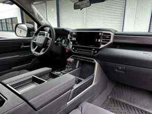 Berline d'occasion pas chère 2020, transmission intégrale, sièges en cuir, moteur 4.5L, automatique, toit ouvrant panoramique - Product Image 6