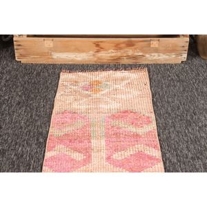 Tapis turc vintage, tapis Herki 1,6x7,9 pieds, tapis géométrique rose et vert - Product Image 2