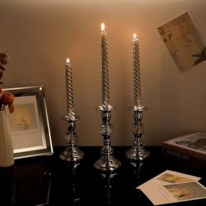 Bougeoirs en métal argenté Bougeoirs vintage décoratifs - Product Image 3