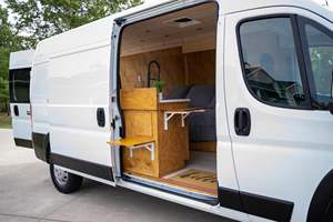 รถแรม โปรมาสเตอร์ 2500 ปี 2021 เครื่องยนต์ V6 280 แรงม้า  ตกแต่งเป็นรถบ้าน หลังคาสูง - Product Image 5