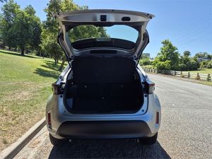 EXCELENTE Auto Usado <span class=keywords><strong>Toyota</strong></span> <span class=keywords><strong>Yaris</strong></span> <span class=keywords><strong>Cross</strong></span> GX 1.5P CVT FWD SUV <span class=keywords><strong>2023</strong></span>, Envío a Todo el Mundo - Product Image 6